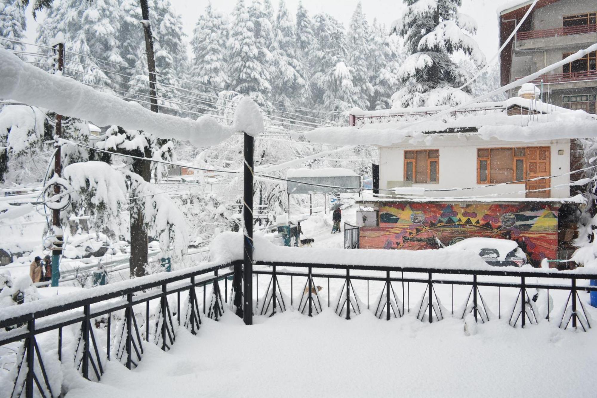 The Neelgiris Hotel Manāli Buitenkant foto