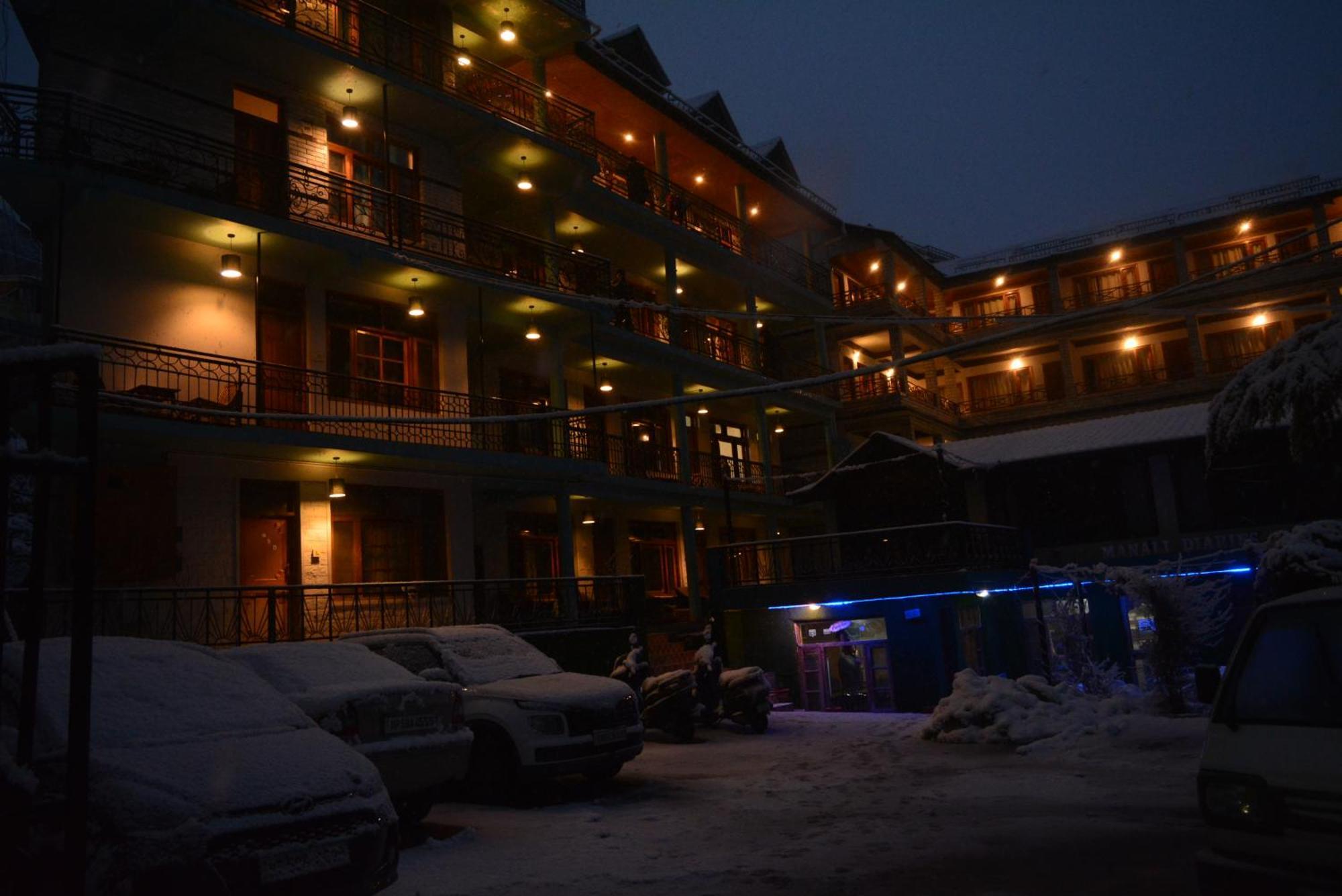 The Neelgiris Hotel Manāli Buitenkant foto