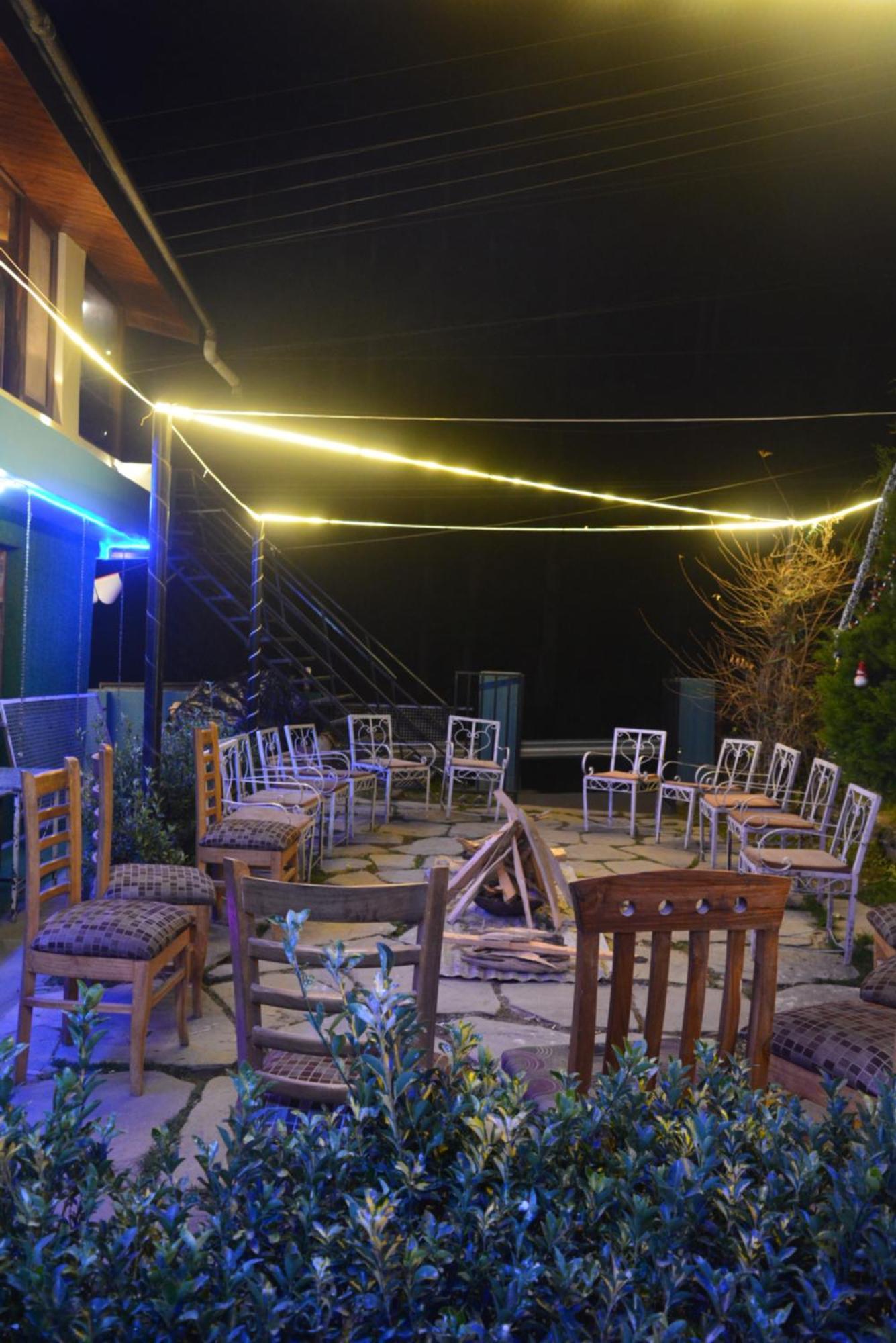 The Neelgiris Hotel Manāli Buitenkant foto