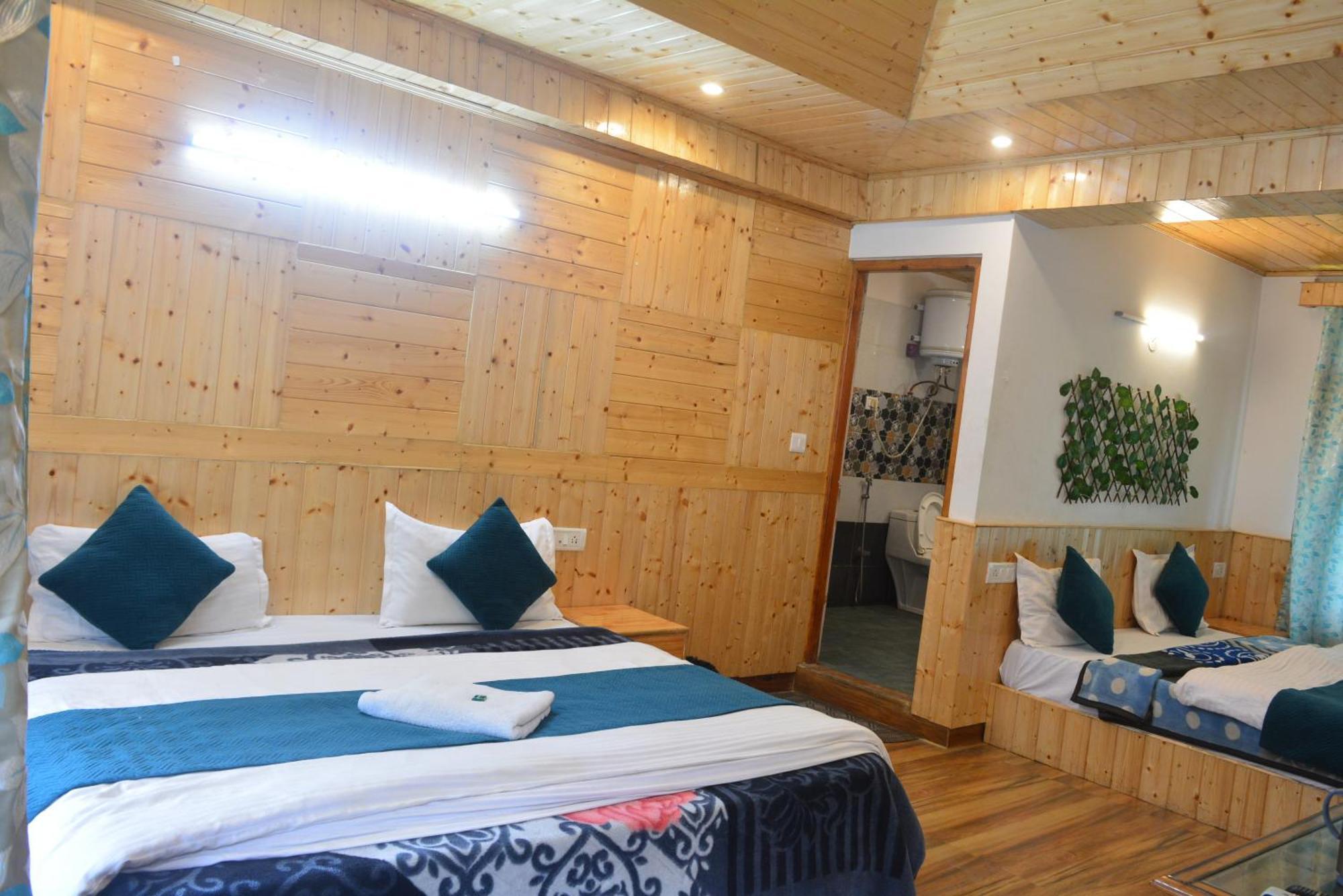 The Neelgiris Hotel Manāli Buitenkant foto