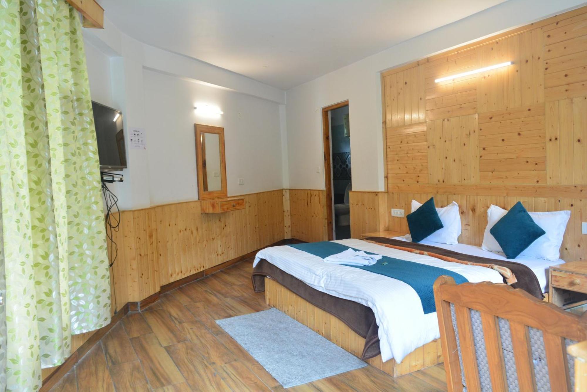 The Neelgiris Hotel Manāli Buitenkant foto