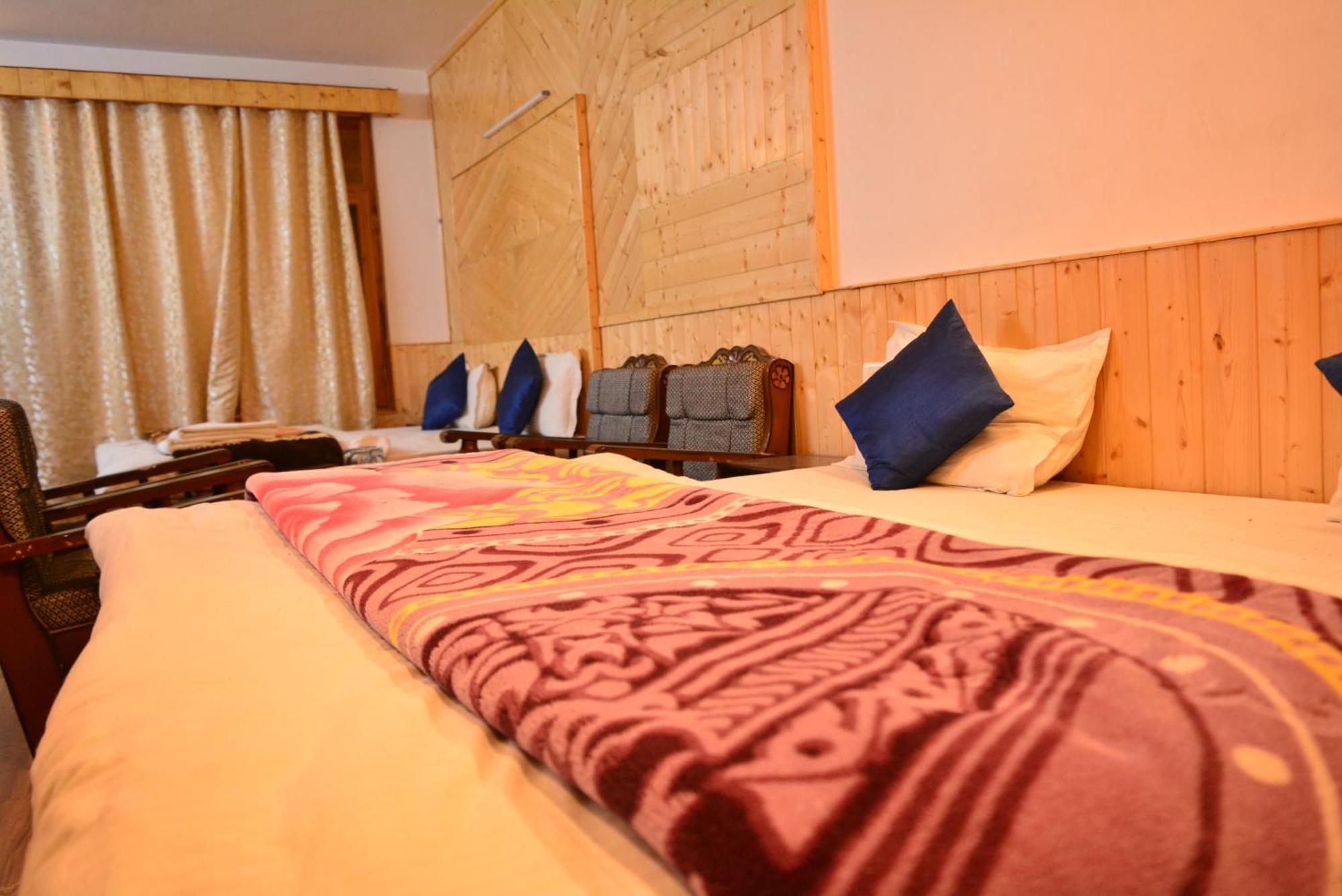 The Neelgiris Hotel Manāli Buitenkant foto
