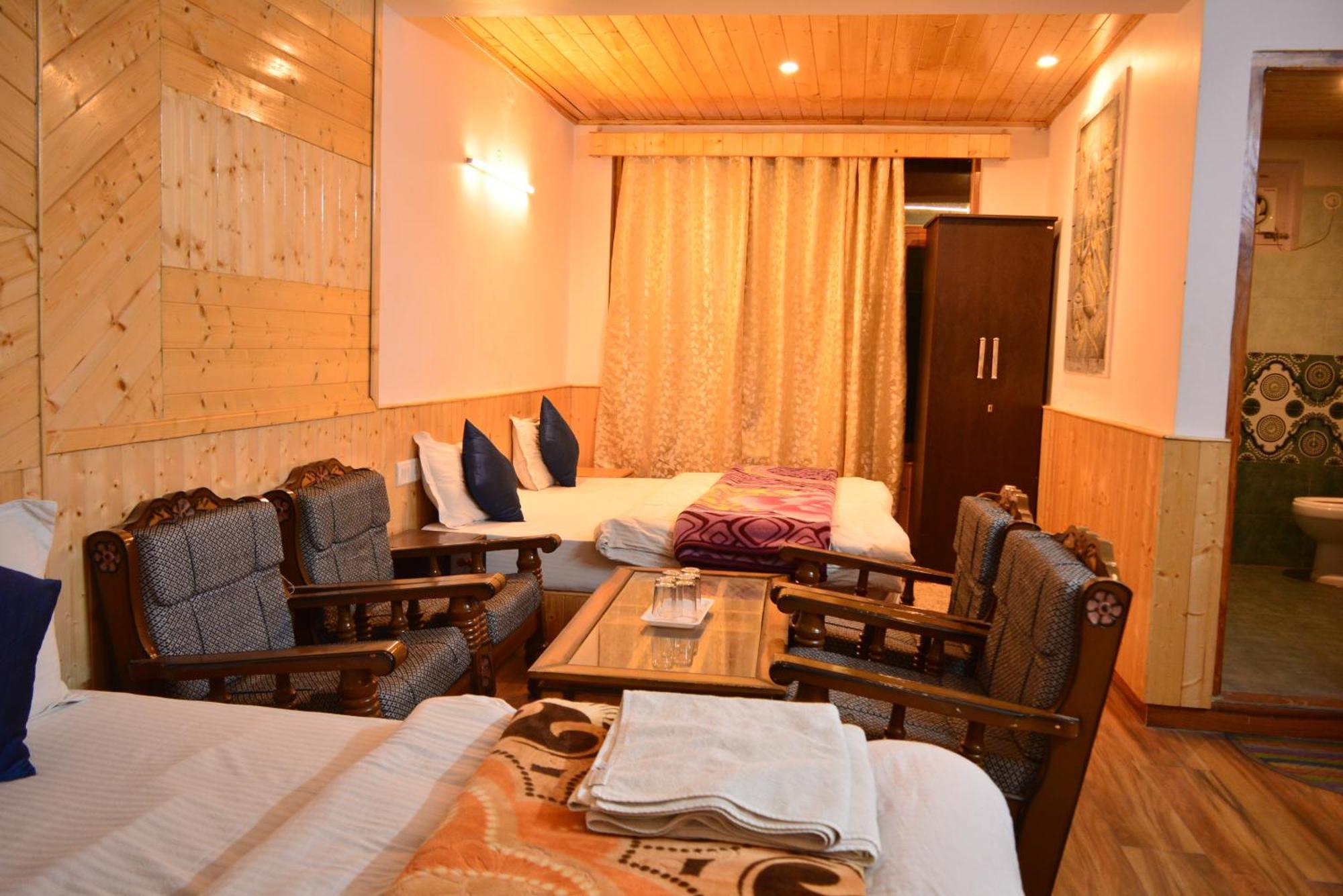 The Neelgiris Hotel Manāli Buitenkant foto