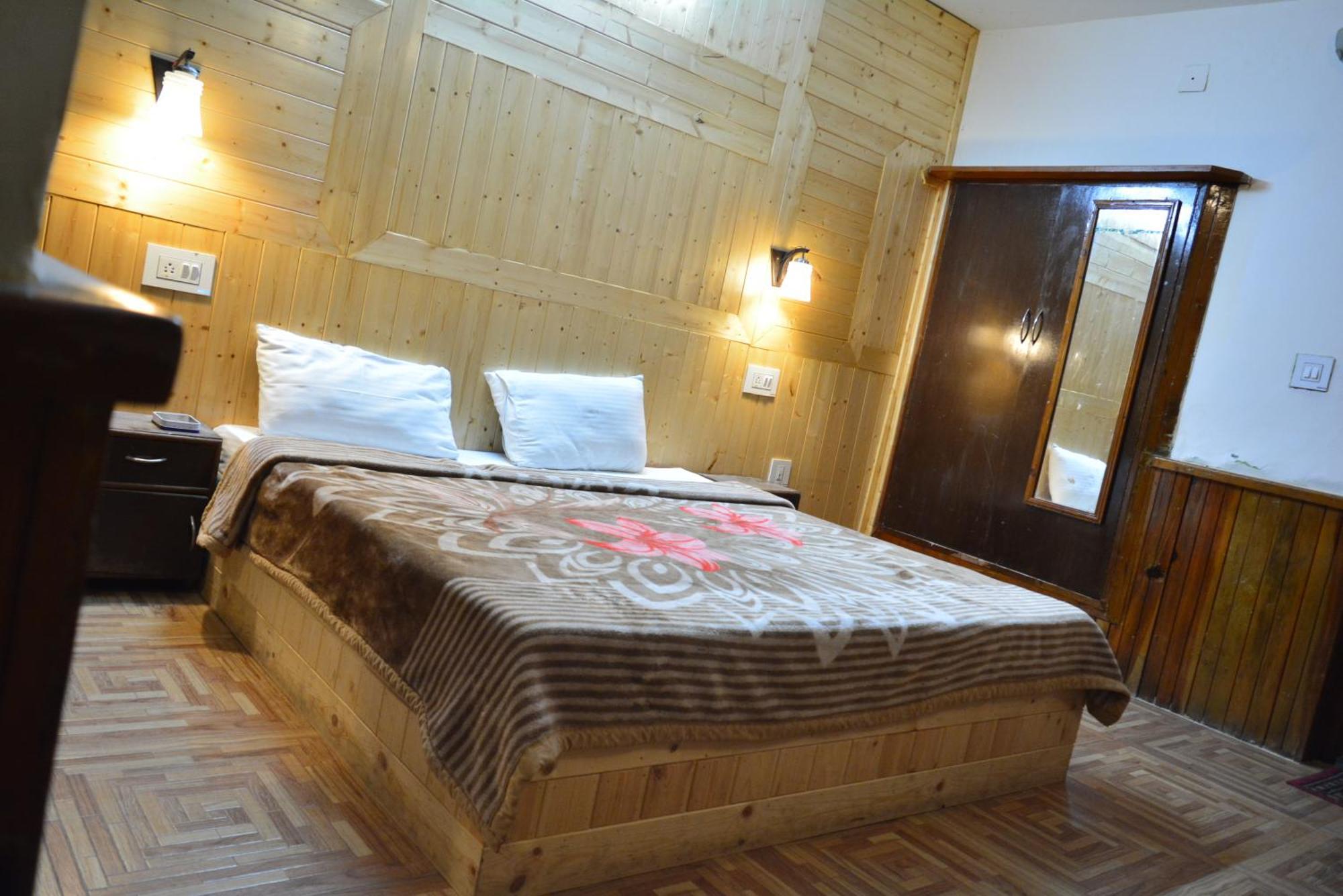 The Neelgiris Hotel Manāli Buitenkant foto