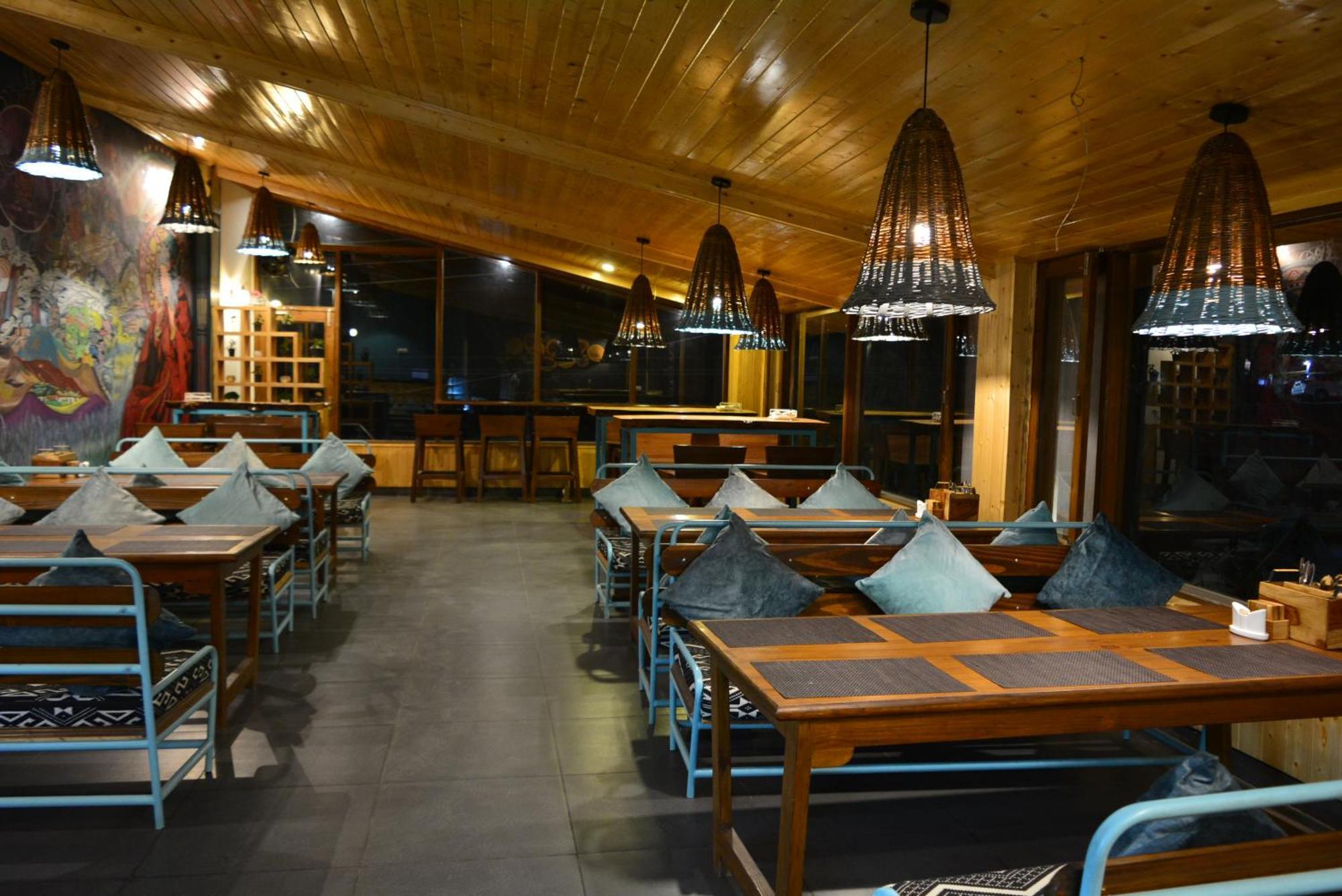 The Neelgiris Hotel Manāli Buitenkant foto